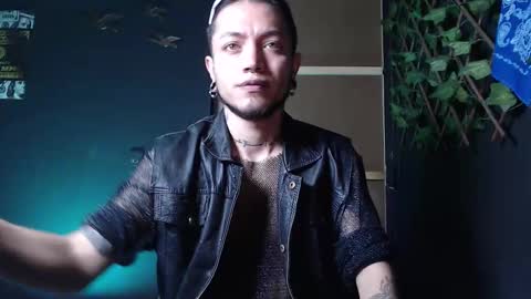 Snapshot of dicaprioo_ chatting on November 2025 02:44:01 AM DICAPRIO online show from November 2025 02:44:01 AM