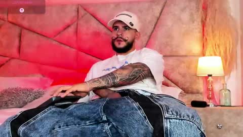 Snapshot of dickgriffith chatting on November 2025 10:41:02 PM Dick Griffith online show from November 2025 10:41:02 PM