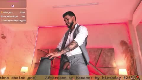 Snapshot of dickgriffith chatting on November 2025 08:23:02 PM Dick Griffith online show from November 2025 08:23:02 PM