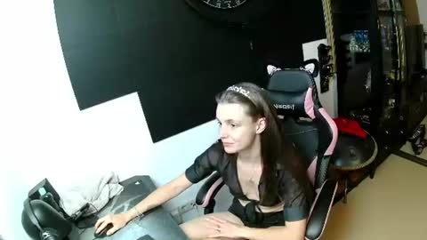 Snapshot of die_eine_oder_keine chatting on July 2026 06:32:01 PM Kathypvt 30 tk min online show from July 2026 06:32:01 PM