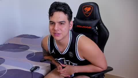 DIEGO CAZAS online show from June 2026 04:02:02 PM