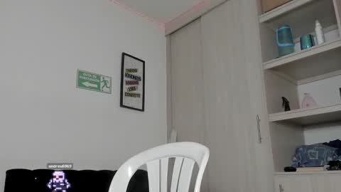 Snapshot of diegsz_ chatting on January 2025 08:04:01 PM diego online show from January 2025 08:04:01 PM