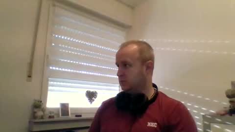 Snapshot of dienummer10 chatting on October 2025 07:51:02 AM dienummer10 online show from October 2025 07:51:02 AM