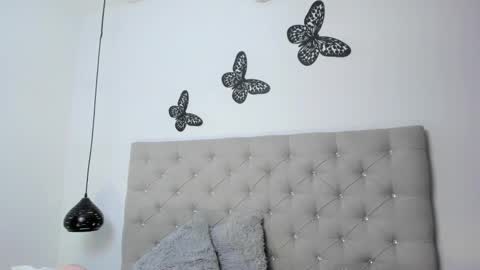 dikey_18 online show from February 2025 12:27:01 AM