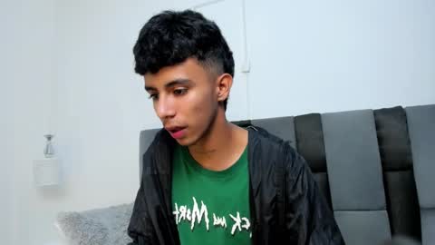 dikey_18 online show from February 2025 03:04:01 AM