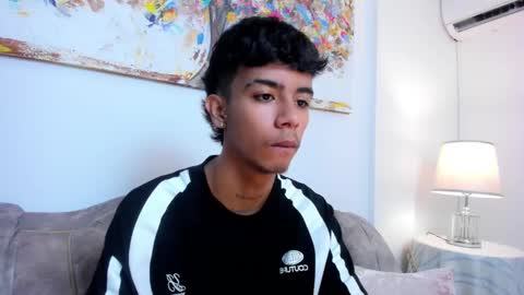 dikey_18 online show from March 2025 08:38:02 PM