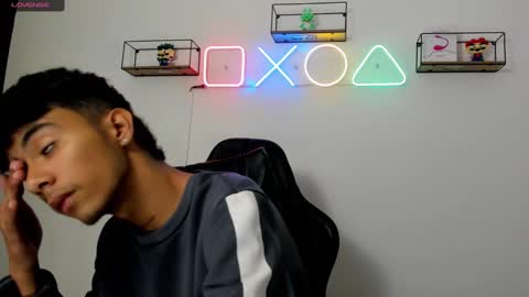 dikey_18 online show from March 2025 05:29:02 AM