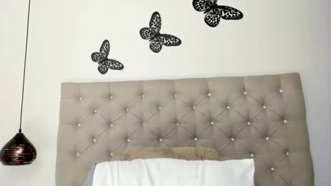 dikey_18 online show from September 2025 09:51:01 PM