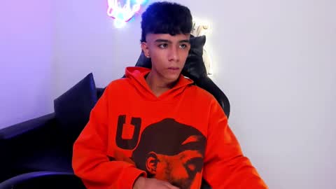 dikey_18 online show from November 2025 09:26:02 PM