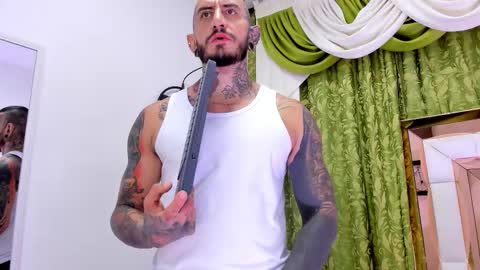 dilan_scootk_ online show from September 2025 07:19:02 PM