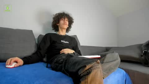 Dilan online show from December 2025 10:28:01 PM