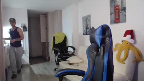 dilanxxx8888 online show from December 2025 03:45:02 AM