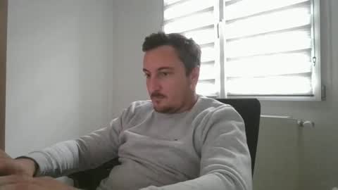 Snapshot of dim623 chatting on September 2025 01:37:01 PM dim623 online show from September 2025 01:37:01 PM