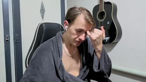 Snapshot of dimastyzzz chatting on January 2025 04:17:02 PM Dimetriusen online show from January 2025 04:17:02 PM