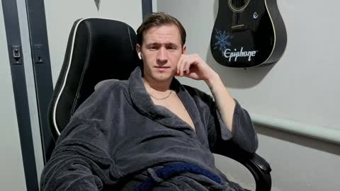 Snapshot of dimastyzzz chatting on January 2025 07:18:01 PM Dimetriusen online show from January 2025 07:18:01 PM