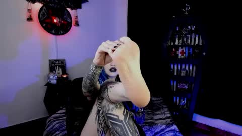 dimmuanddarkness online show from December 2025 07:22:01 PM