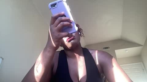 Snapshot of diordixie chatting on March 2026 01:33:02 AM DDoubleTrouble online show from March 2026 01:33:02 AM