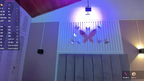 Cristal  online show from March 2025 03:33:01 AM