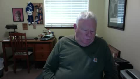 dirtrider195080438 online show from April 2026 08:13:02 PM