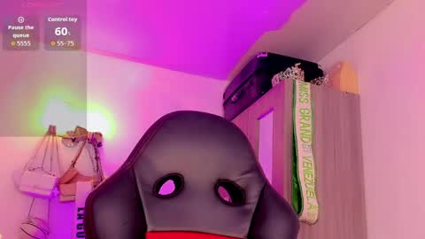 Snapshot of dirtygamesnaomy chatting on May 2026 04:07:01 AM Naomy online show from May 2026 04:07:01 AM
