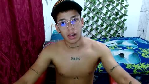 Snapshot of dirtyslimlatin chatting on December 2025 09:33:02 PM dirtyslimlatin online show from December 2025 09:33:02 PM