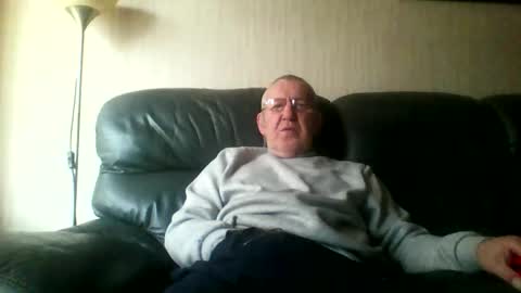 Snapshot of discovery63 chatting on April 2026 12:30:02 PM discovery63 online show from April 2026 12:30:02 PM