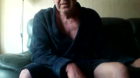 Snapshot of discovery63 chatting on April 2026 09:45:01 AM discovery63 online show from April 2026 09:45:01 AM