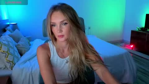 Snapshot of disney__princess chatting on June 2026 11:44:02 AM JASMINE online show from June 2026 11:44:02 AM