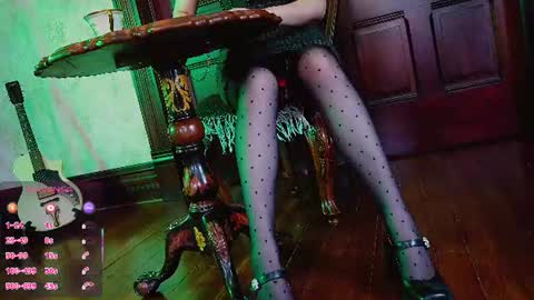 distractjoan online show from July 2026 07:41:01 PM