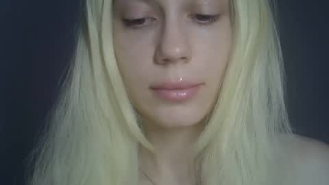 DitaMilton online show from April 2026 04:09:02 PM