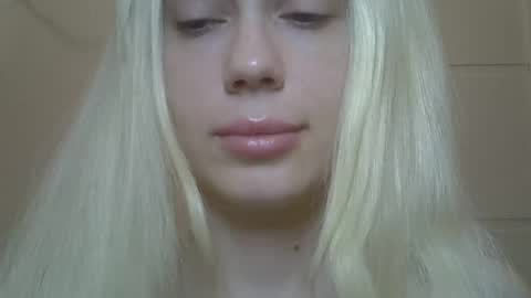 DitaMilton online show from April 2026 07:22:02 PM