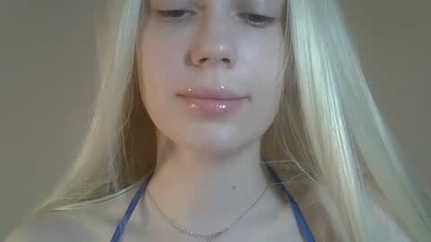 DitaMilton online show from May 2026 07:52:01 PM