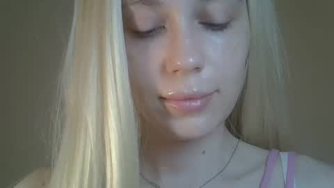 DitaMilton online show from May 2026 07:54:02 PM