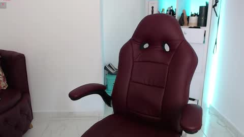 Diva online show from February 2025 11:37:01 PM