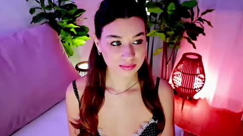 Tia online show from March 2026 09:10:01 PM