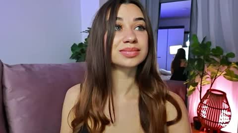 Tia online show from May 2026 06:16:02 PM