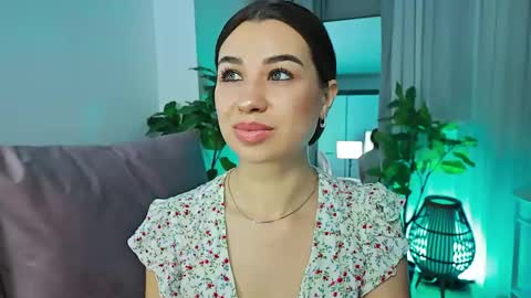 Tia online show from May 2026 06:26:02 PM