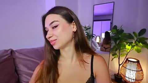 Tia online show from July 2026 08:47:01 PM