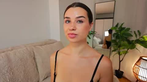 Tia online show from July 2026 06:54:01 PM