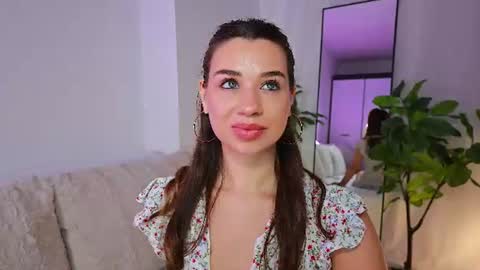 Tia online show from July 2026 08:05:01 PM