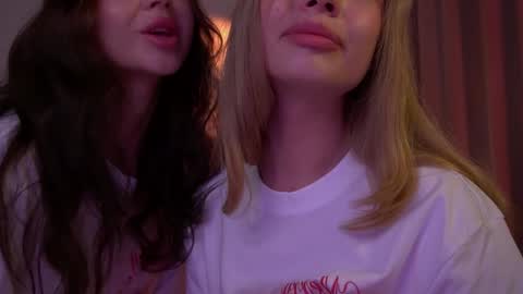 Snapshot of divine_lights chatting on December 2024 03:27:02 AM Eva and Lucia online show from December 2024 03:27:02 AM