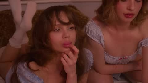 Snapshot of divine_lights chatting on September 2025 08:02:01 PM Eva and Lucia online show from September 2025 08:02:01 PM