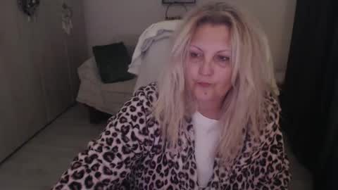 Alexxa online show from April 2026 11:43:02 PM