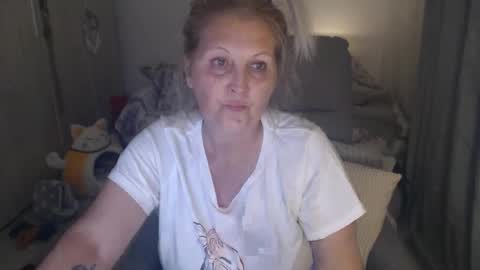 Snapshot of divineblond chatting on April 2026 07:08:02 PM Alexxa online show from April 2026 07:08:02 PM