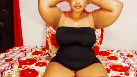 divinebooty93 online show from September 2025 08:08:01 AM