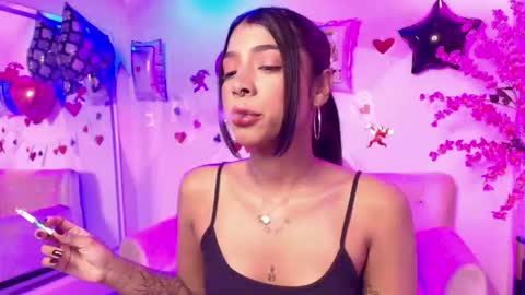 Snapshot of divinee_cloe chatting on February 2026 11:28:02 AM Cloe online show from February 2026 11:28:02 AM