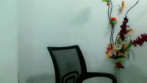 Snapshot of divinegrace10 chatting on December 2024 02:56:01 AM Divine Grace Close To Your Hear online show from December 2024 02:56:01 AM