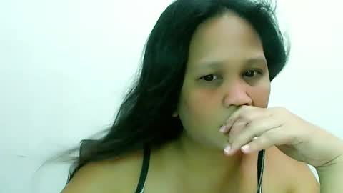 Snapshot of divinegrace10 chatting on January 2025 02:43:02 AM Divine Grace Close To Your Hear online show from January 2025 02:43:02 AM