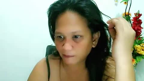 Snapshot of divinegrace10 chatting on February 2025 12:29:02 AM Divine Grace Close To Your Hear online show from February 2025 12:29:02 AM