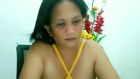 Snapshot of divinegrace10 chatting on March 2025 03:56:01 PM Divine Grace Close To Your Hear online show from March 2025 03:56:01 PM